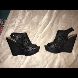 Black wedges!!